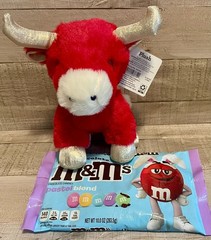 Red Bull Plush & M&M’s Easter Milk Chocolates Blend 10 oz. Bag Pastel BB 12/26