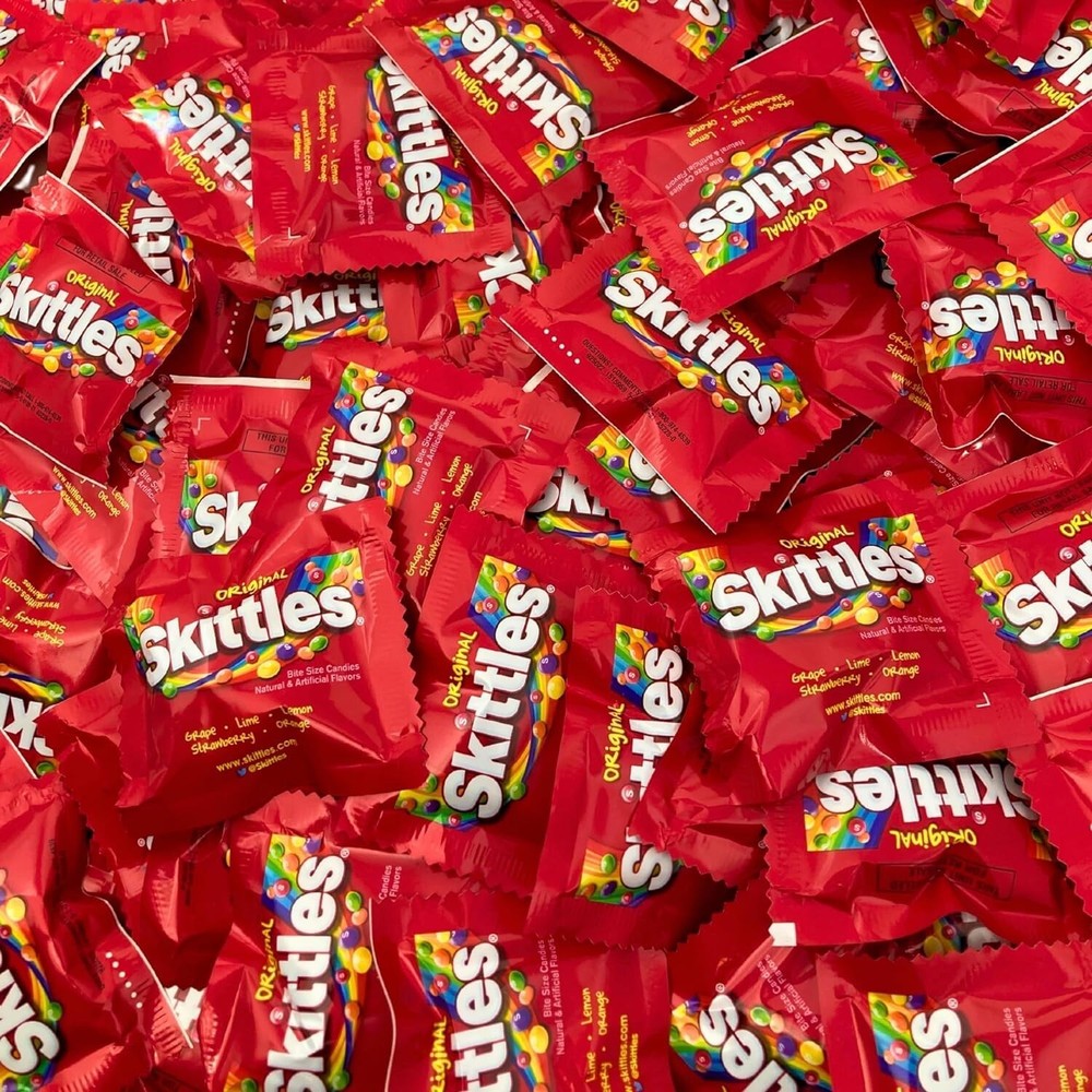 SKITTLES Original Fun Size, Individual Packs, 5 Flavors – Bulk Candy (2 Pounds)