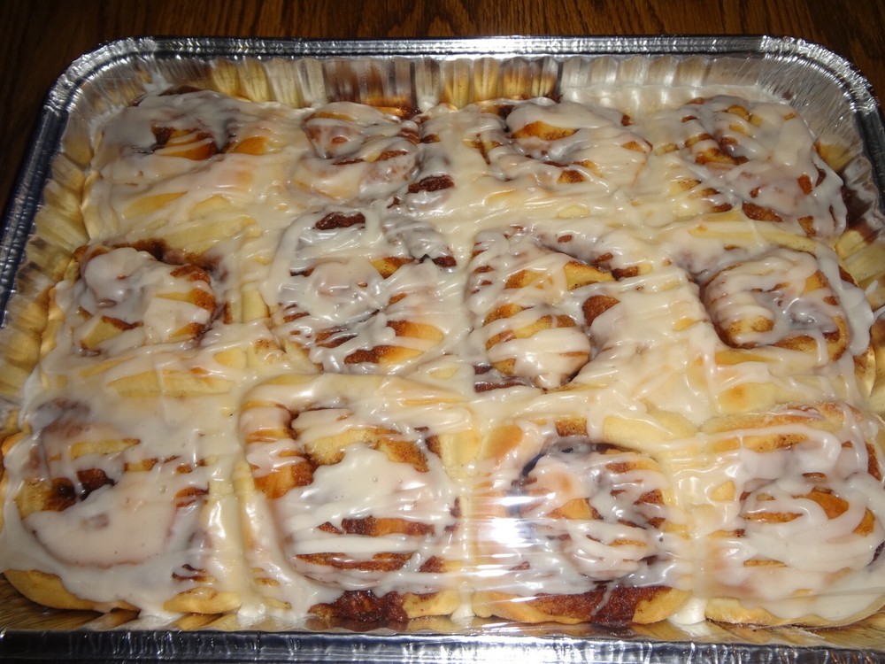 FAVORITE YUMMY HOMEMADE CINNAMON ROLLS (13″ x 9″ TRAY)