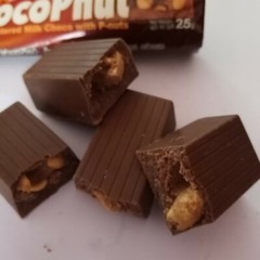 Creamy Centered Milk Chocolate With Pnuts Bar Candy Christmas Deco Gift 2 Packet