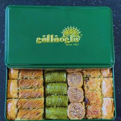 Gulluoglu Assorted Turkish Baklava 25 pieces (1.76lb – 800gr), Metal Box