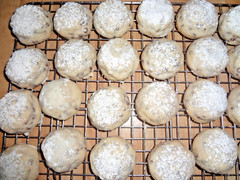 MELT IN YOUR MOUTH HOMEMADE CHOCOLATE CHIP SNOWBALL COOKIES (30 COOKIES)