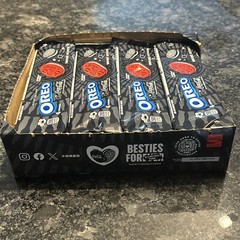 12x 4 Count | Limited Edition Oreo Coca Cola With Popping Candy Cookies W Box