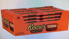 REESE’S MILK CHOCOLATE PEANUT BUTTER CUPS, 1.5 oz (36 Ct) USA MADE