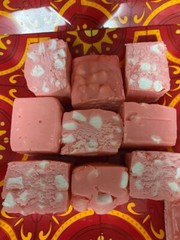 Strawberry Marshmallow Fudge *nut free* 1/2 pound