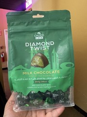 Choco lake Diamond Twist Milk Chocolate Pistachio Kunafa