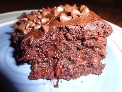 CHOCOLATY HOMEMADE DOUBLE CHOCOLATE BANANA CAKE (9″) TRAY