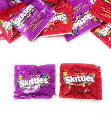 Skittles Candy Mix, Wild Berry & Original, Individually Wrapped Chews (4 Pounds)
