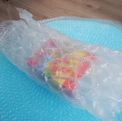 LOVE IS… MIXED FLAVORS SEALED BOX 100 PCS Assorted Bubble Valentine Gift