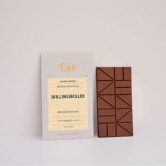 Fjåk Limited Edition Cinnamon Roll 45% Milk Fjak Chocolate Bar