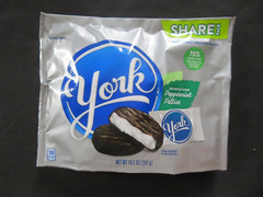 (1) Bag Of York Dark Chocolate Covered Peppermint Patties 10.1 Oz Share Pack