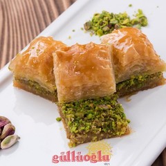 Gulluoglu Turkish Baklava 21 pieces (1.65lb – 750gr), Metal – Tin Box, daily