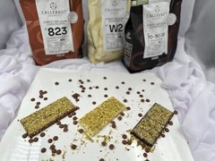 White Dubai chocolate bar with nuts on top & filling inside made with love 130g!