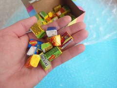 LOVE IS… MIXED FLAVORS SEALED BOX 100 PCS Assorted Bubble Valentine Gift