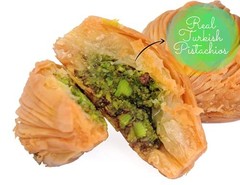 Assorted Baklava Gift Box 500g 32 Pieces Turkish Pistachio Walnut Cashew