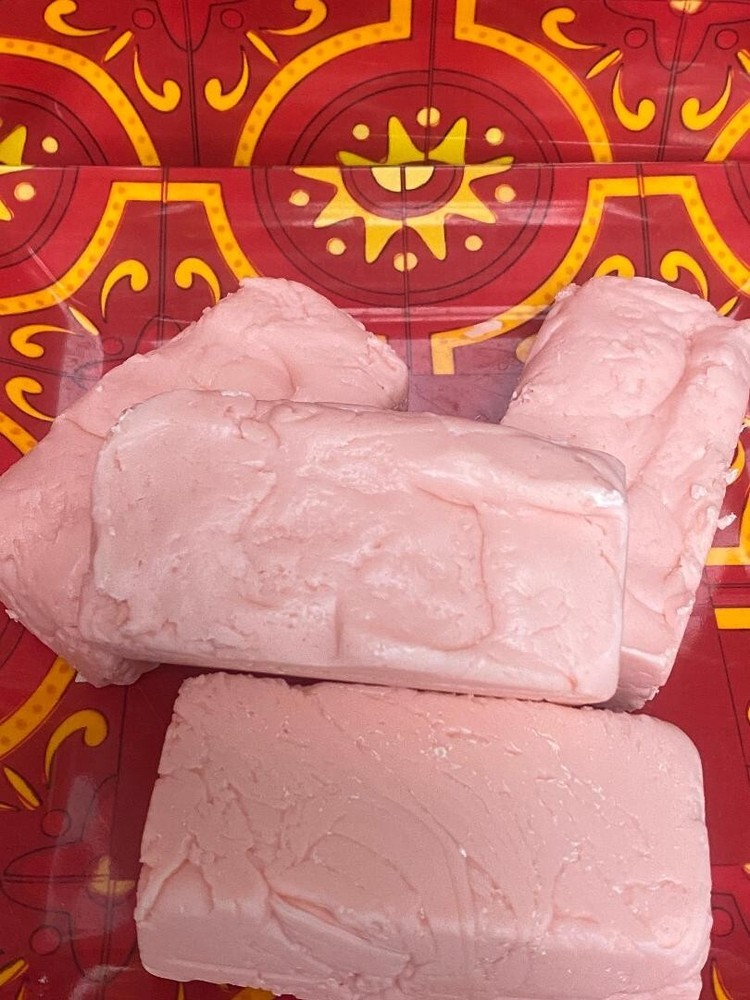 Raspberry Fudge *nut free* 1/2 pound
