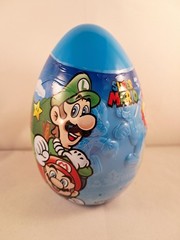 Super Mario Nintendo Collectible Egg with Jelly Beans & Tangy Candy – Brand New!