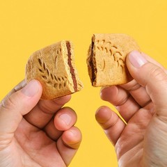 belVita Breakfast Bar Biscuit Sandwiches, Dark Chocolate Creme – Value Pack, 12