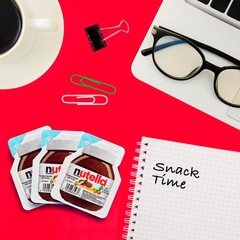 Nutella Mini Cups – 20 Single Serve Snack Packs (0.52 oz Each) + 20 Wooden Sp…