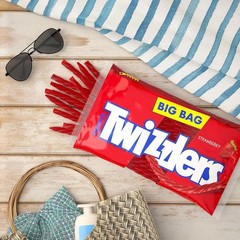 Indulge in 32oz Twists Strawberry Chewy Candy – Shareable Fun for Everyone!