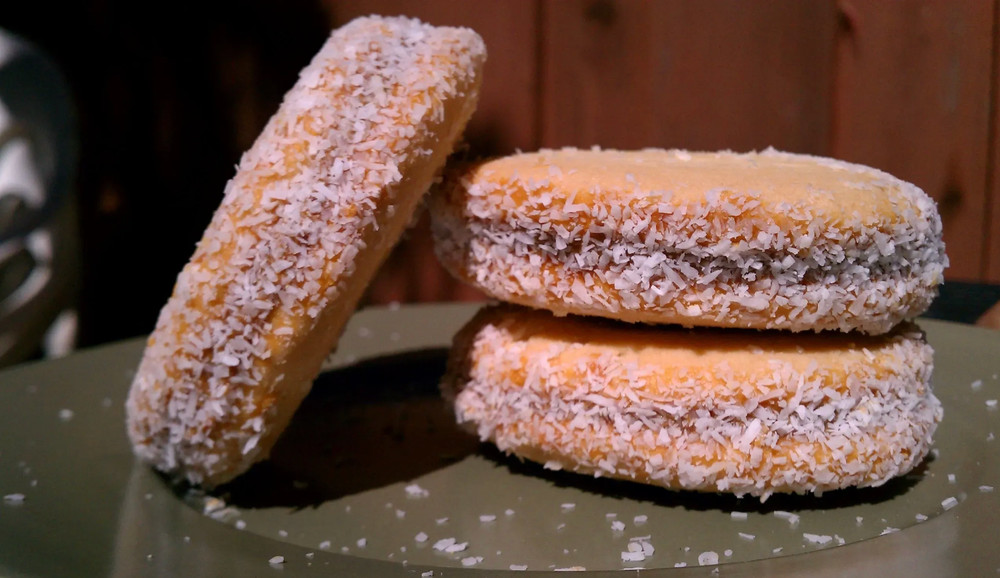 Alfajores – Large: 2oz, 3 inch – Delicious Cookies w/Cajeta (Caramel) & Coconut