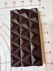 Belgian Dark chocolate bar Banana Strawberry Hazelnut chocolate 100g !