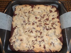 MOUTHWATERING HOMEMADE COOKIE DOUGH BROWNIES (9″ x 9″) TRAY