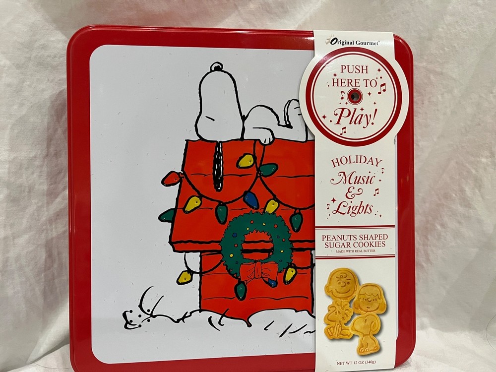 Snoopy PEANUTS Christmas Holiday Sugar Cookies Lights Music Tin Sealed New