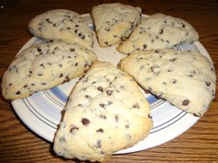 LIGHTLY SWEETENED HOMEMADE CHOCOLATE CHIP SCONES (8 SCONES)