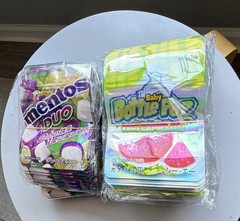 200 Pcs – 3.5g Mentos Duo Bottle Popz Holographic Mylar bags sealable Trendy