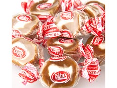 Goetze’s 2 lb Bag CARAMEL CREAMS Bullseye Candy Carmel Bulls Eye Bulk Goetze