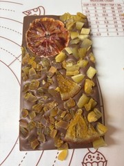 Milk Chocolate bar with Passion Fruit Pears Orange chocolate good for Gift 100g!