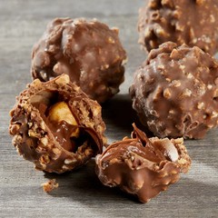 Ferrero Rocher, Milk Chocolate Hazelnut Candy, 21.2 Oz, 48 Count