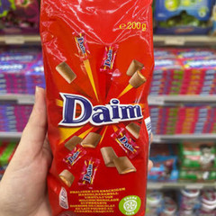 x6 DAIM Milk Chocolate 200g Crunchy Almond Caramel Candy Sharing Bag Halloween
