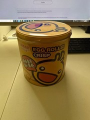 KAMAN EGG ROLLS! CRISP – BRAND NEW NEVER OPENED – 10 BAGS INSIDE – CUTE TIN