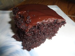 MOIST AND FUDGY HOMEMADE DEVIL’S FOOD SHEET CAKE (13″ x 9″) TRAY