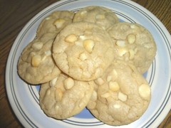 CHEWY HOMEMADE WHITE CHOCOLATE MACADAMIA NUT COOKIES (3 DOZEN)