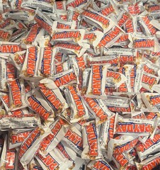 2 Lb Payday peanut Butter Caramel Candy Bar -40 Individually Wrapped Pieces .