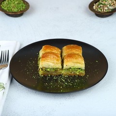 Gulluoglu Turkish Baklava 21 pieces (1.65lb – 750gr), Metal – Tin Box, daily