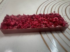 Ruby Cacao & Raspberry Dubai recipe Chocolate Pistachios filling Handcrafted bar