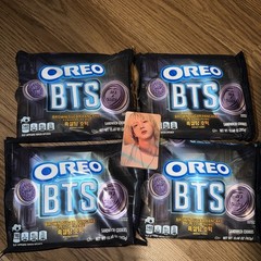 SET OF 4 OREO BTS Limited Edition Brown Sugar Pancake Creme Cookies + BTS JIN PC