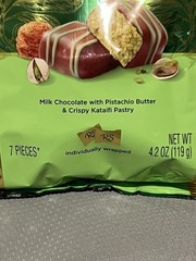 Russell Stover DUBAI STYLE Chocolate with Pistachio Butter & Kataifi *BB 2/2026*