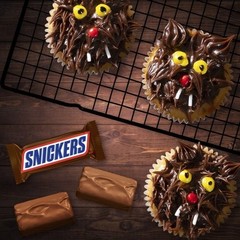 Snickers Fun Size Milk Chocolate Halloween Candy Bars, 18.71 oz Bulk Jumbo Bag