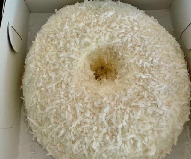 Tom Cruise White Chocolate Coconut 🥥 Cake