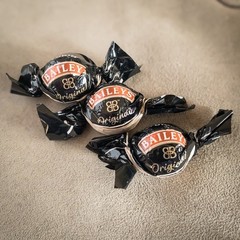 Turin Baileys Original Irish Cream Chocolates Liquor Filling 17.6 oz (500g)