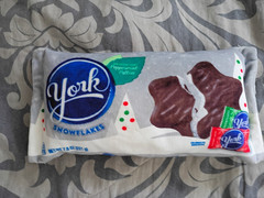 York Snowflakes Peppermint Patties Peppermint Mint Chocolate Bag 7.8 oz