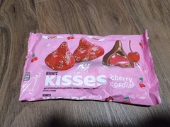 Hershey’s Kisses ~ Cherry Cordial Milk Chocolate Candy 9 oz, 12/2026