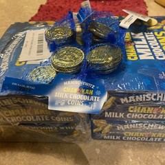 96x -Manischewitz Chanukah Milk Chocolate Coins Gelt 4 Boxes 24 Bags Bulk 8/27