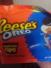 Reese’s Oreo Miniatures Milk Chocolate Peanut Butter Cups 9 oz Share Pack Candy