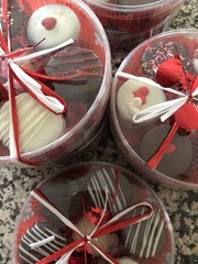 De La Creme Milk Chocolate Covered Oreo’s 12pc Valentine’s Day Mother’s Day
